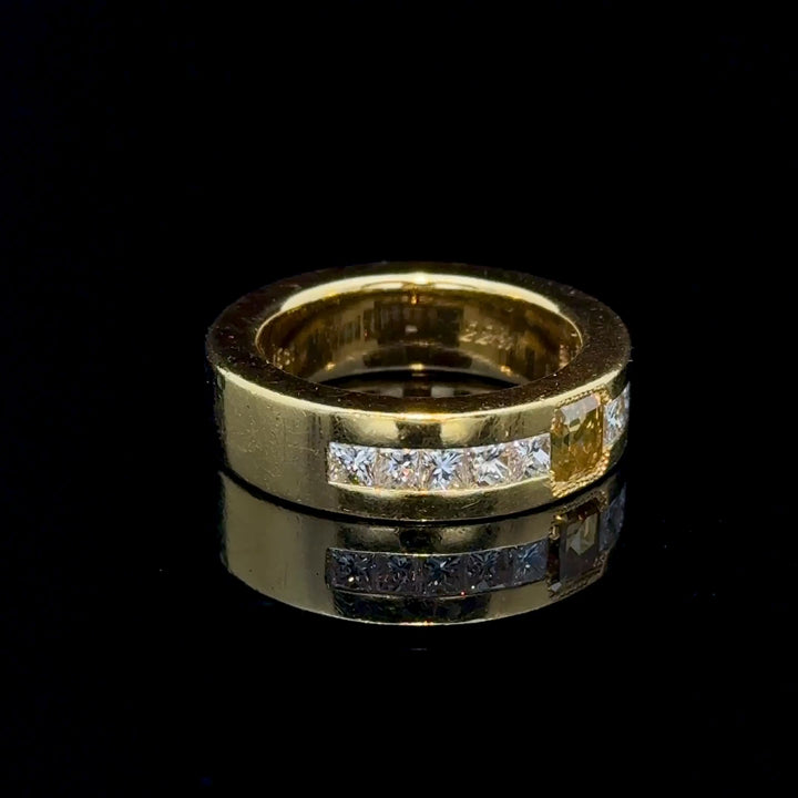 Neil Lane Couture  Diamond  22k Gold Ring