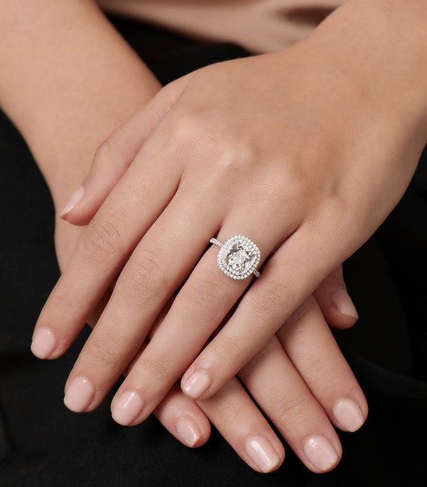 Platinum Vintage Diamond Engagement Ring from 1920s with a Floral Design